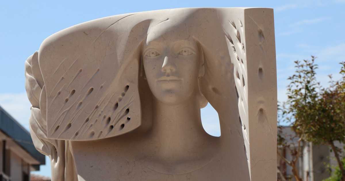 "Sculture in corso", una via artistica celebra la pregiata pietra di Apricena: il marmo
